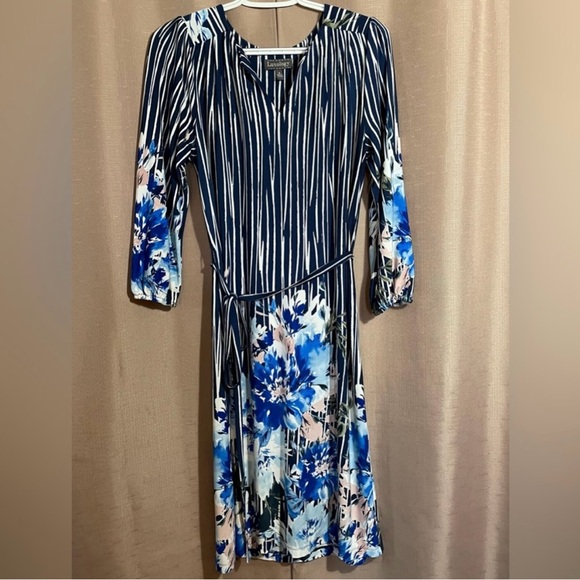 Small Summer Bundle NWT & GUC Tops, Shorts, Dress, & Skirts - Picture 12 of 15